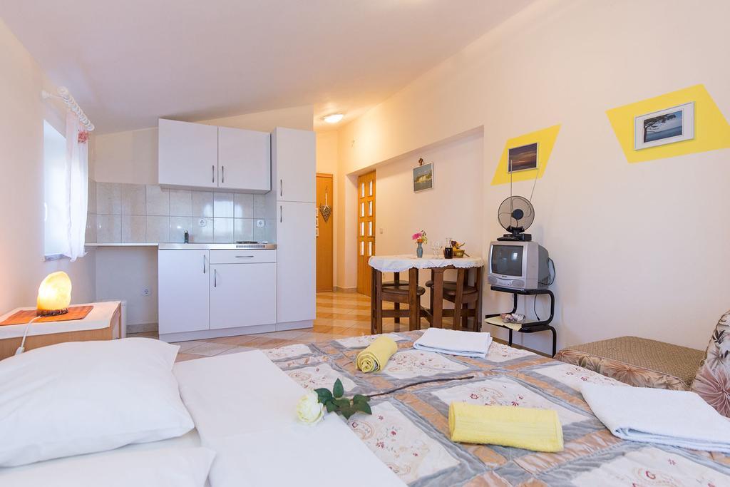 Apartments Juras Brzac エクステリア 写真