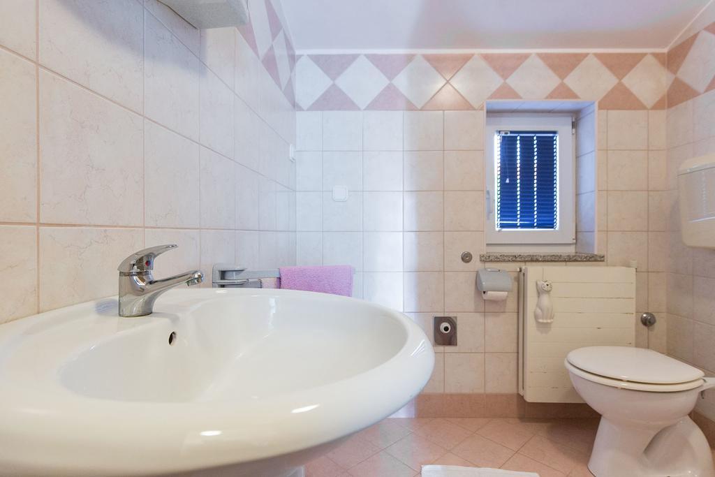 Apartments Juras Brzac エクステリア 写真