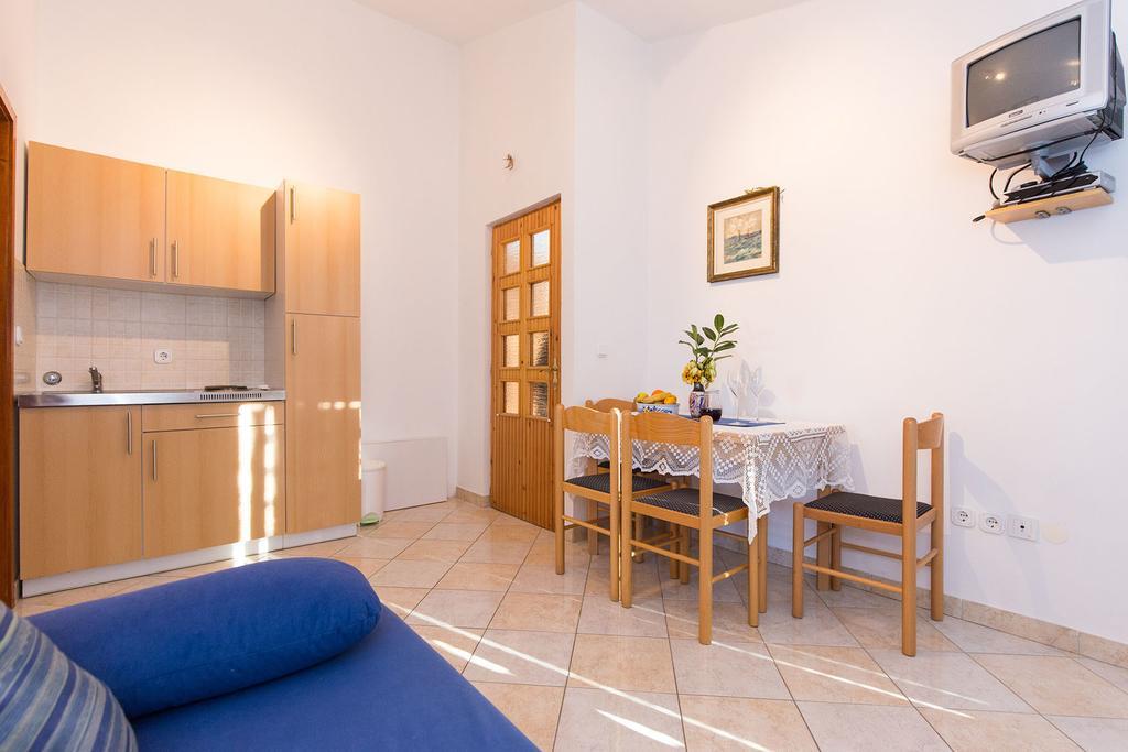 Apartments Juras Brzac エクステリア 写真