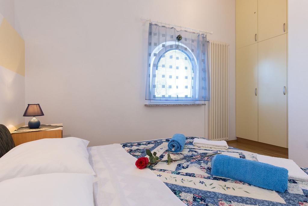 Apartments Juras Brzac エクステリア 写真