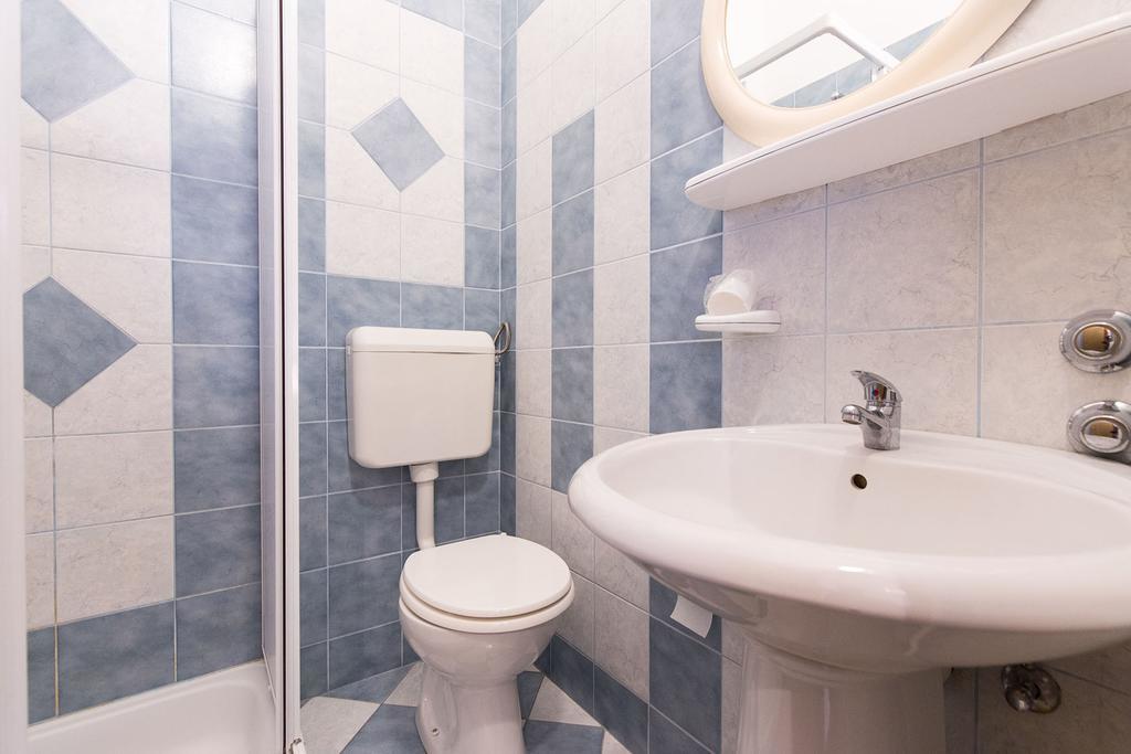 Apartments Juras Brzac エクステリア 写真